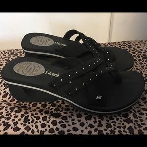 EUC Skechers Beach Ready Black Sandals Size 9